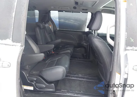 2018 Toyota Sienna Se Premium 8 Passenger z USA, uszkodzony, nr VIN 5TDXZ3DC0JS941005